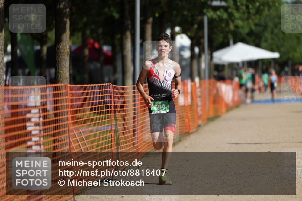 07.09.2025 - 19. Norderstedt Triathlon Michael Strokosch http://msf.ph/oto/8818407 07.09.2025 10:49:52 Laufen 92, 664, 1118 meine-sportfotos.de