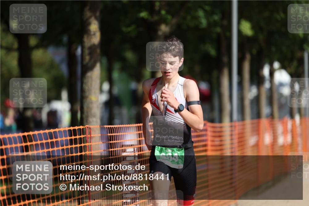 07.09.2025 - 19. Norderstedt Triathlon Michael Strokosch http://msf.ph/oto/8818441 07.09.2025 10:49:53 Laufen 92, 664, 1118 meine-sportfotos.de