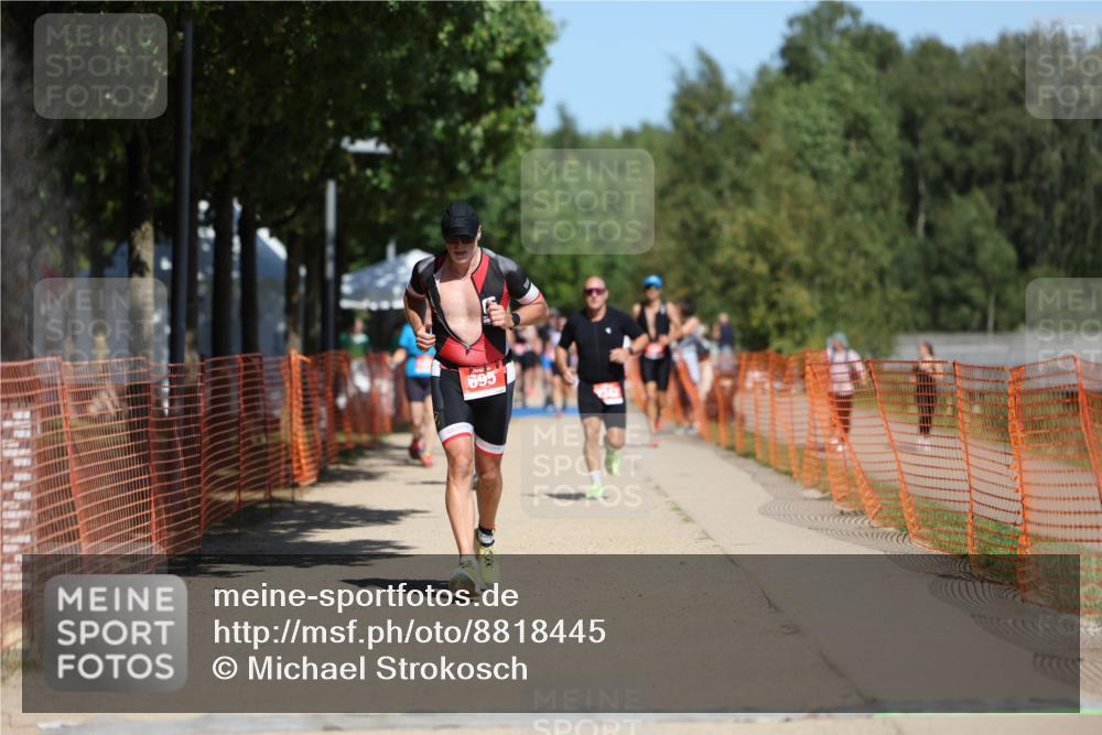 07.09.2025 - 19. Norderstedt Triathlon Michael Strokosch http://msf.ph/oto/8818445 07.09.2025 13:00:12 Laufen 695, 858, 1247, 1342 meine-sportfotos.de