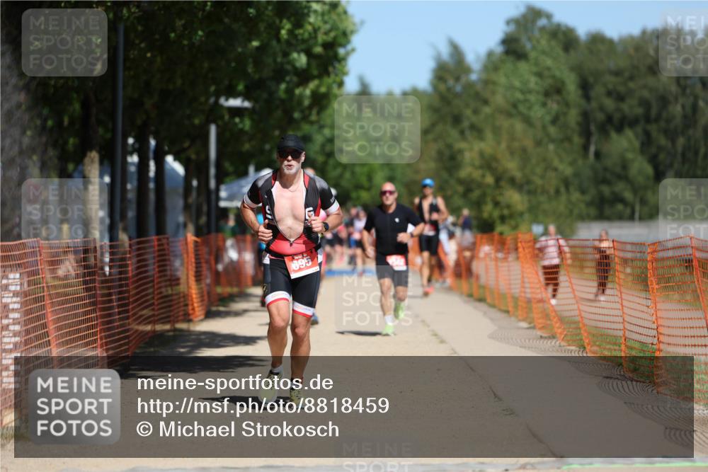 07.09.2025 - 19. Norderstedt Triathlon Michael Strokosch http://msf.ph/oto/8818459 07.09.2025 13:00:13 Laufen 695, 858, 1247, 1342 meine-sportfotos.de