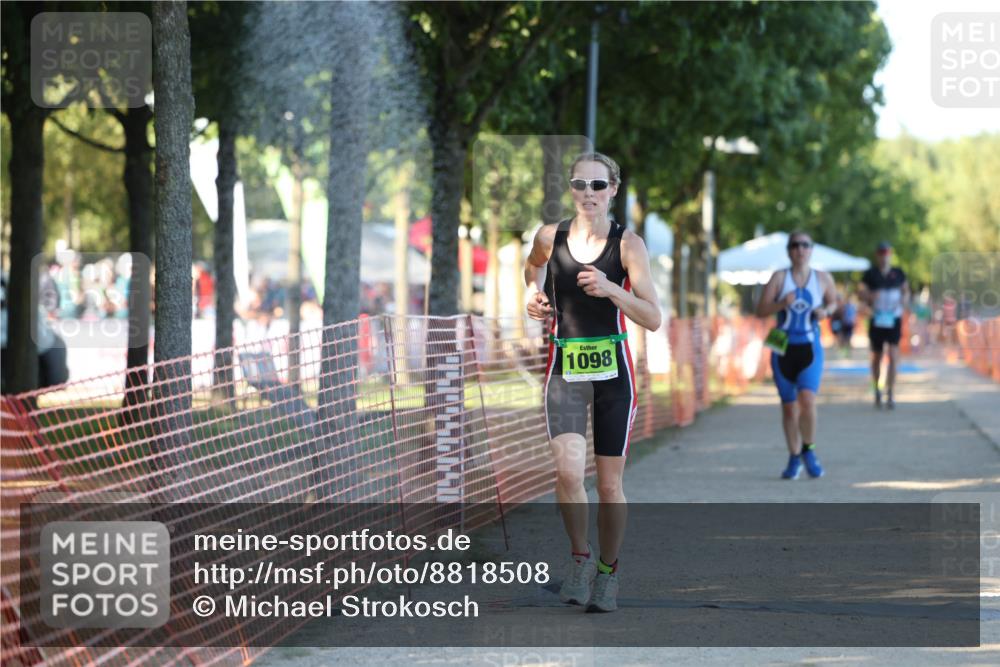 07.09.2025 - 19. Norderstedt Triathlon Michael Strokosch http://msf.ph/oto/8818508 07.09.2025 16:42:12 Laufen 461, 1056, 1098 meine-sportfotos.de