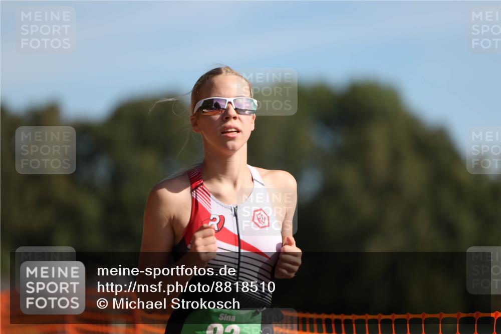 07.09.2025 - 19. Norderstedt Triathlon Michael Strokosch http://msf.ph/oto/8818510 07.09.2025 10:49:58 Laufen 92, 664, 1118 meine-sportfotos.de