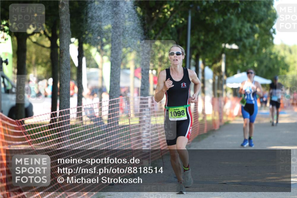 07.09.2025 - 19. Norderstedt Triathlon Michael Strokosch http://msf.ph/oto/8818514 07.09.2025 16:42:12 Laufen 461, 1056, 1098 meine-sportfotos.de