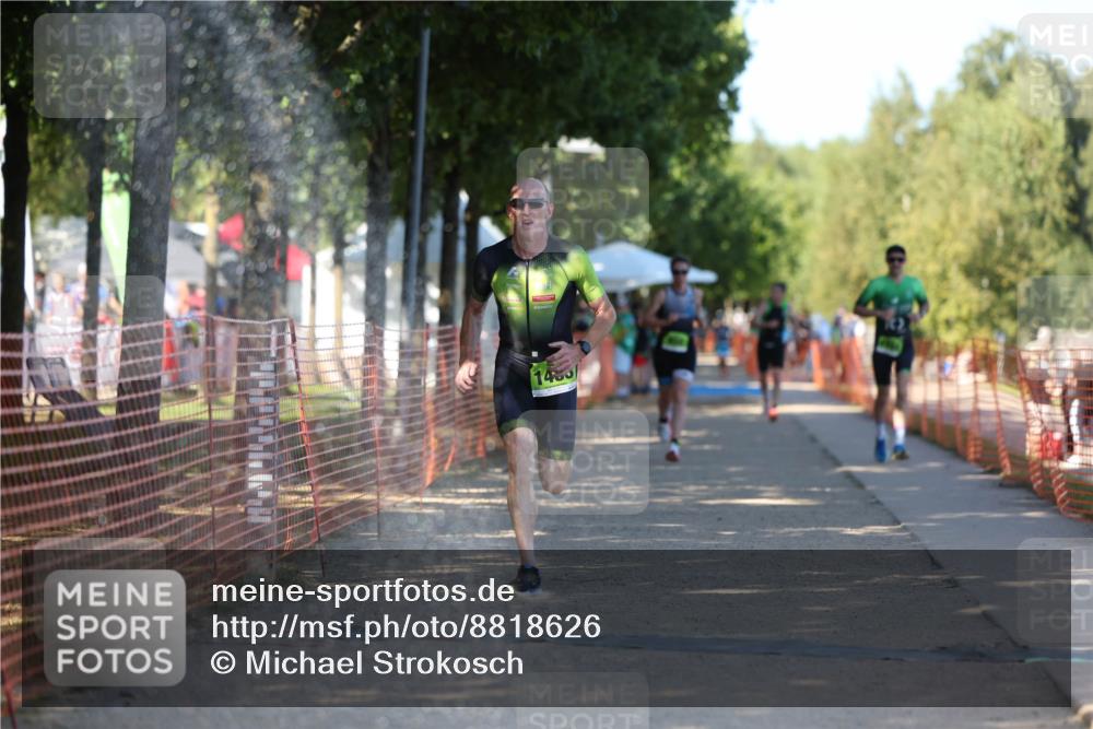 07.09.2025 - 19. Norderstedt Triathlon Michael Strokosch http://msf.ph/oto/8818626 07.09.2025 15:43:26 Laufen 450, 1483, 1488 meine-sportfotos.de