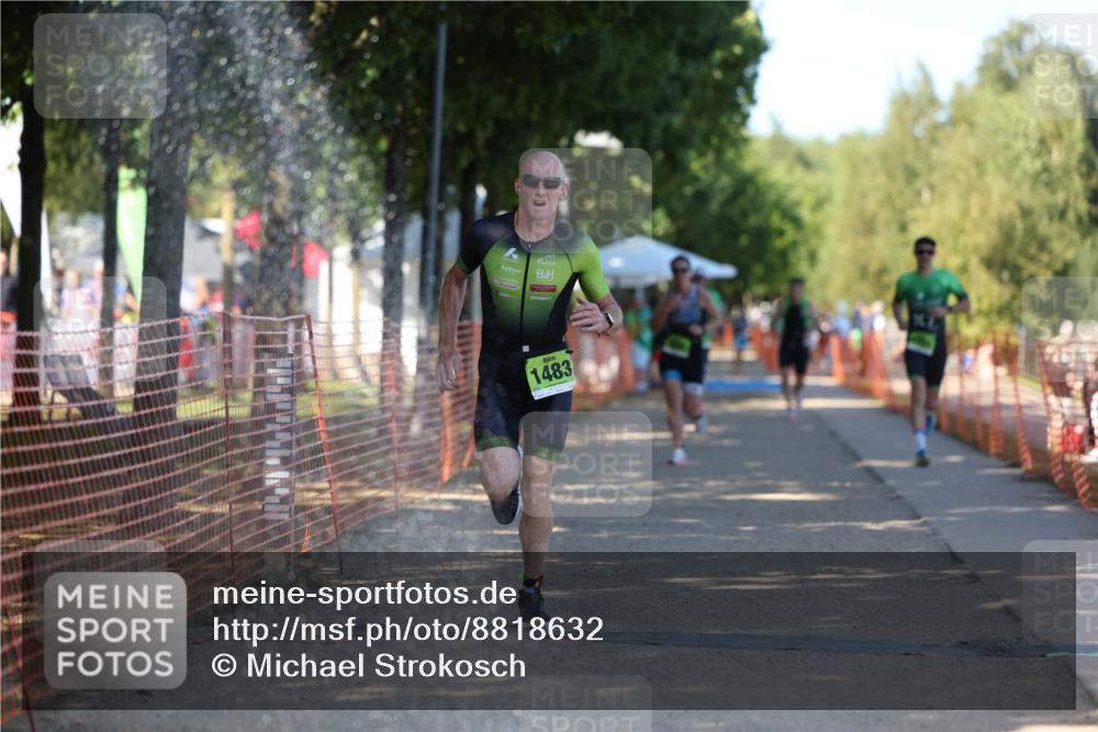 07.09.2025 - 19. Norderstedt Triathlon Michael Strokosch http://msf.ph/oto/8818632 07.09.2025 15:43:26 Laufen 450, 1483, 1488 meine-sportfotos.de
