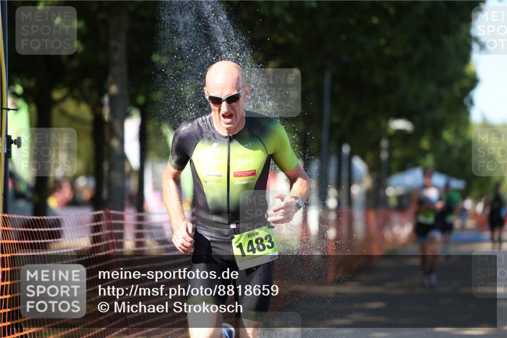 07.09.2025 - 19. Norderstedt Triathlon Michael Strokosch http://msf.ph/oto/8818659 07.09.2025 15:43:28 Laufen 450, 1483, 1488 meine-sportfotos.de