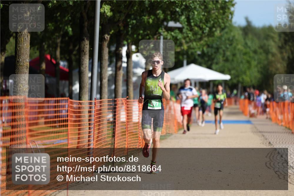 07.09.2025 - 19. Norderstedt Triathlon Michael Strokosch http://msf.ph/oto/8818664 07.09.2025 10:50:19 Laufen 677 meine-sportfotos.de