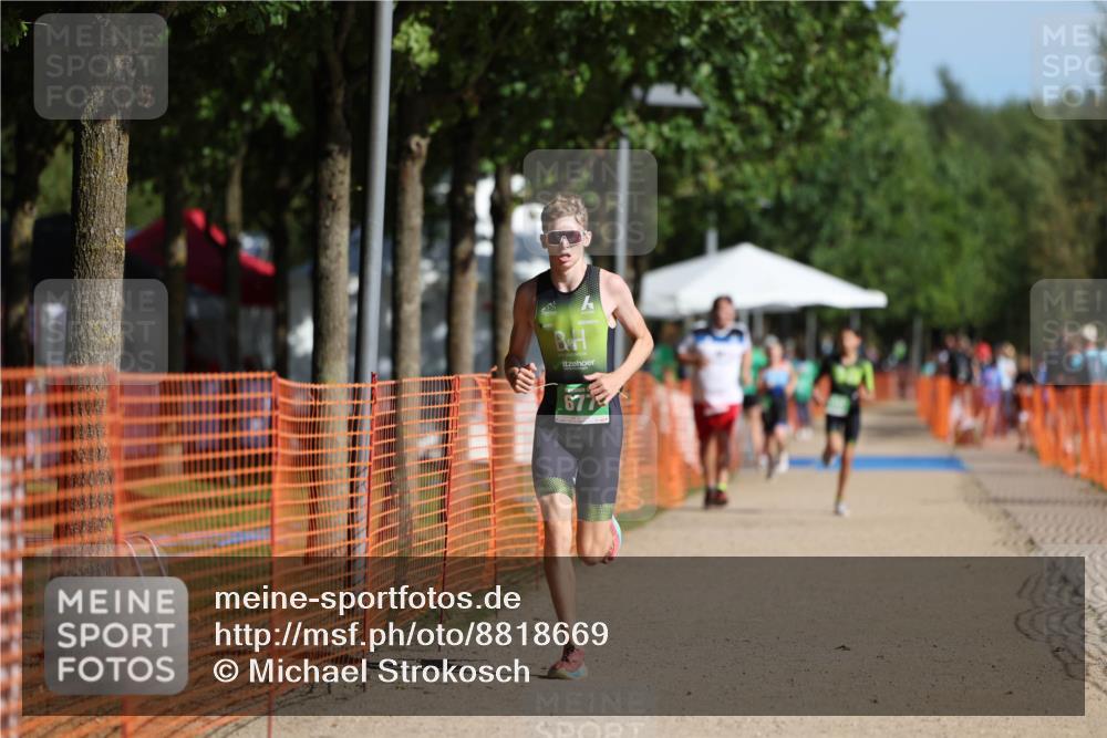 07.09.2025 - 19. Norderstedt Triathlon Michael Strokosch http://msf.ph/oto/8818669 07.09.2025 10:50:19 Laufen 677 meine-sportfotos.de