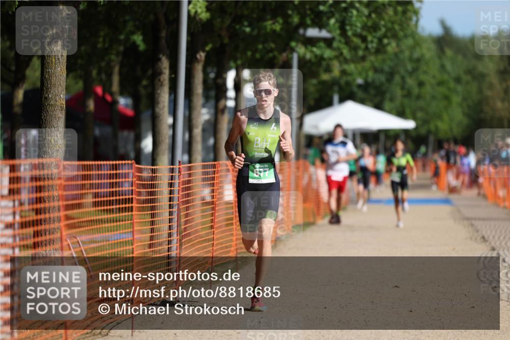 07.09.2025 - 19. Norderstedt Triathlon Michael Strokosch http://msf.ph/oto/8818685 07.09.2025 10:50:19 Laufen 677 meine-sportfotos.de