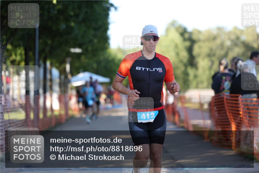 07.09.2025 - 19. Norderstedt Triathlon Michael Strokosch http://msf.ph/oto/8818696 07.09.2025 16:42:50 Laufen 412, 1049, 1409, 1586 meine-sportfotos.de