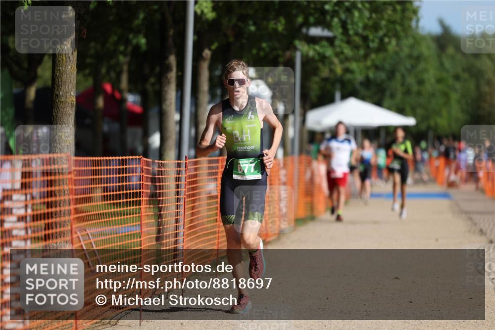 07.09.2025 - 19. Norderstedt Triathlon Michael Strokosch http://msf.ph/oto/8818697 07.09.2025 10:50:20 Laufen 677 meine-sportfotos.de