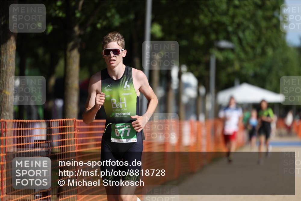 07.09.2025 - 19. Norderstedt Triathlon Michael Strokosch http://msf.ph/oto/8818728 07.09.2025 10:50:21 Laufen 677 meine-sportfotos.de