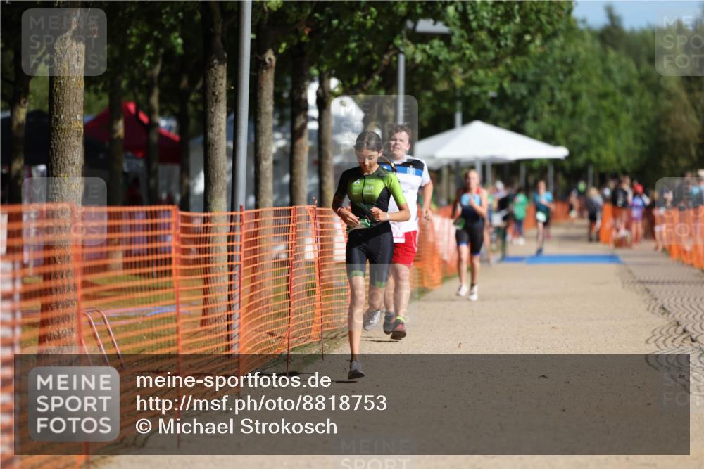 07.09.2025 - 19. Norderstedt Triathlon Michael Strokosch http://msf.ph/oto/8818753 07.09.2025 10:50:25 Laufen 110, 677, 1126 meine-sportfotos.de