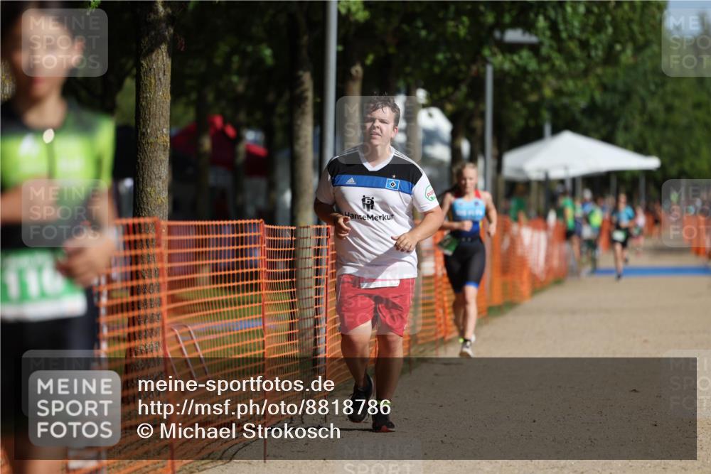 07.09.2025 - 19. Norderstedt Triathlon Michael Strokosch http://msf.ph/oto/8818786 07.09.2025 10:50:29 Laufen 67, 110, 1126 meine-sportfotos.de