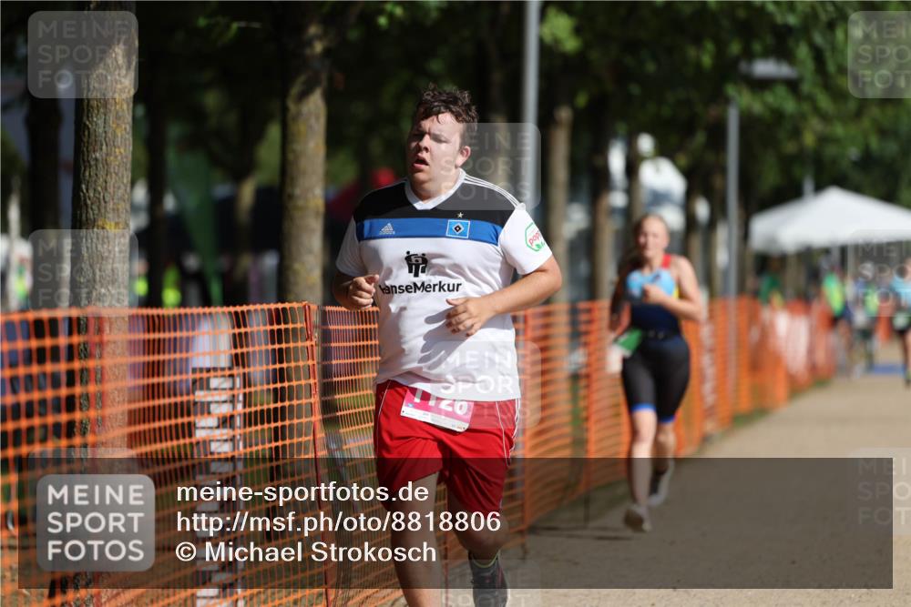 07.09.2025 - 19. Norderstedt Triathlon Michael Strokosch http://msf.ph/oto/8818806 07.09.2025 10:50:31 Laufen 67, 110, 1126 meine-sportfotos.de