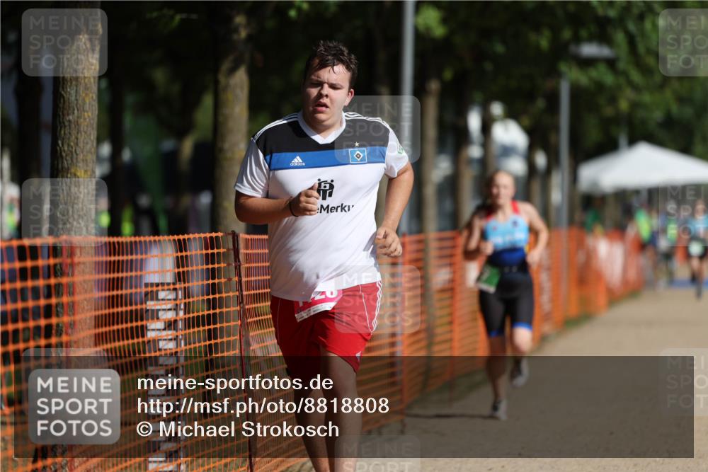 07.09.2025 - 19. Norderstedt Triathlon Michael Strokosch http://msf.ph/oto/8818808 07.09.2025 10:50:31 Laufen 67, 110, 1126 meine-sportfotos.de