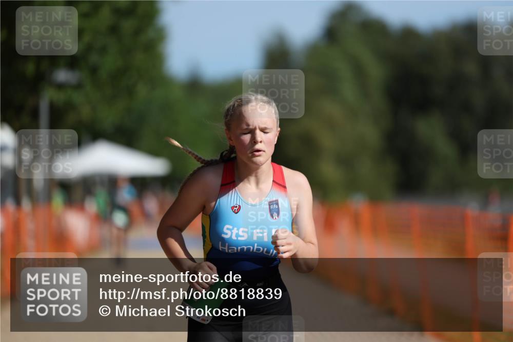 07.09.2025 - 19. Norderstedt Triathlon Michael Strokosch http://msf.ph/oto/8818839 07.09.2025 10:50:35 Laufen 67, 1126 meine-sportfotos.de