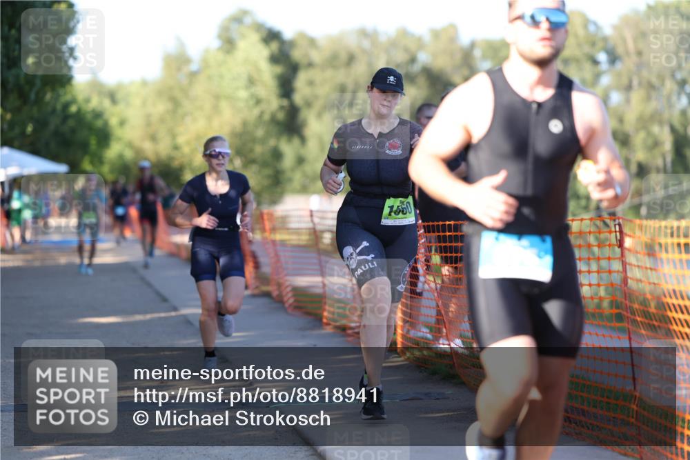 07.09.2025 - 19. Norderstedt Triathlon Michael Strokosch http://msf.ph/oto/8818941 07.09.2025 16:43:48 Laufen 875, 912, 1560 meine-sportfotos.de