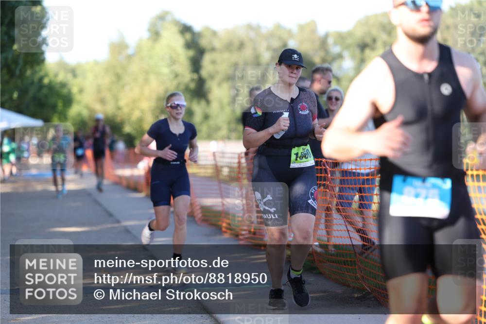 07.09.2025 - 19. Norderstedt Triathlon Michael Strokosch http://msf.ph/oto/8818950 07.09.2025 16:43:49 Laufen 875, 912, 1079, 1560 meine-sportfotos.de