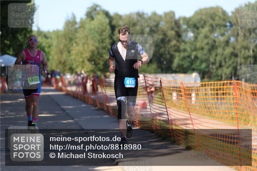 07.09.2025 - 19. Norderstedt Triathlon Michael Strokosch http://msf.ph/oto/8818980 07.09.2025 15:44:21 Laufen 379, 410, 1022 meine-sportfotos.de