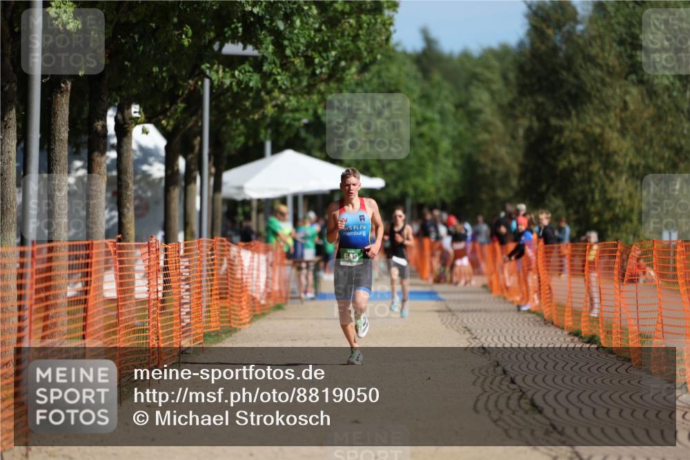 07.09.2025 - 19. Norderstedt Triathlon Michael Strokosch http://msf.ph/oto/8819050 07.09.2025 10:51:12 Laufen 80, 649, 663 meine-sportfotos.de