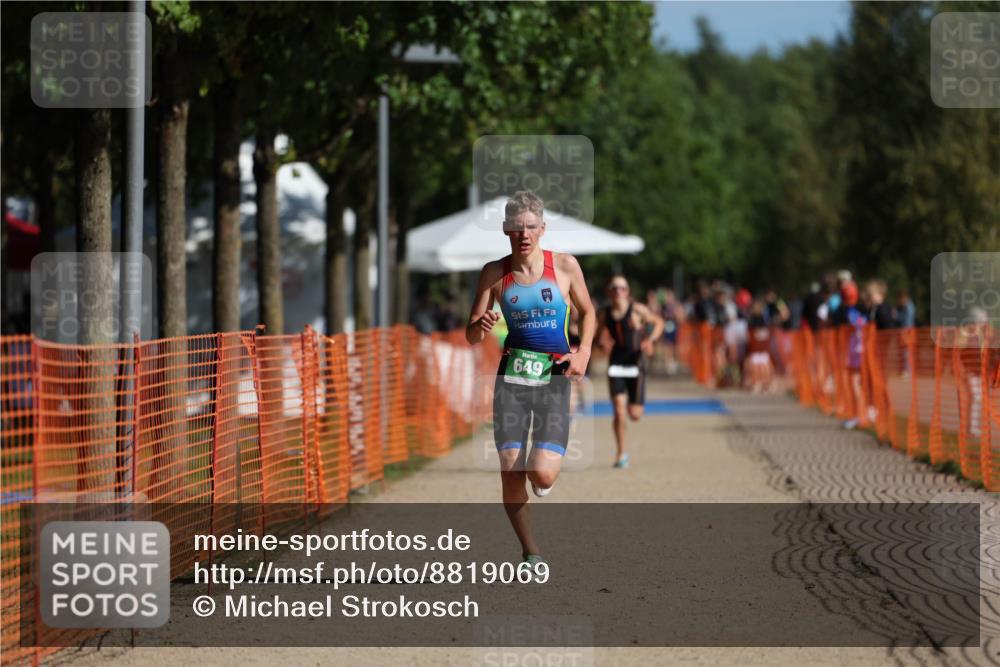 07.09.2025 - 19. Norderstedt Triathlon Michael Strokosch http://msf.ph/oto/8819069 07.09.2025 10:51:14 Laufen 68, 649, 663 meine-sportfotos.de