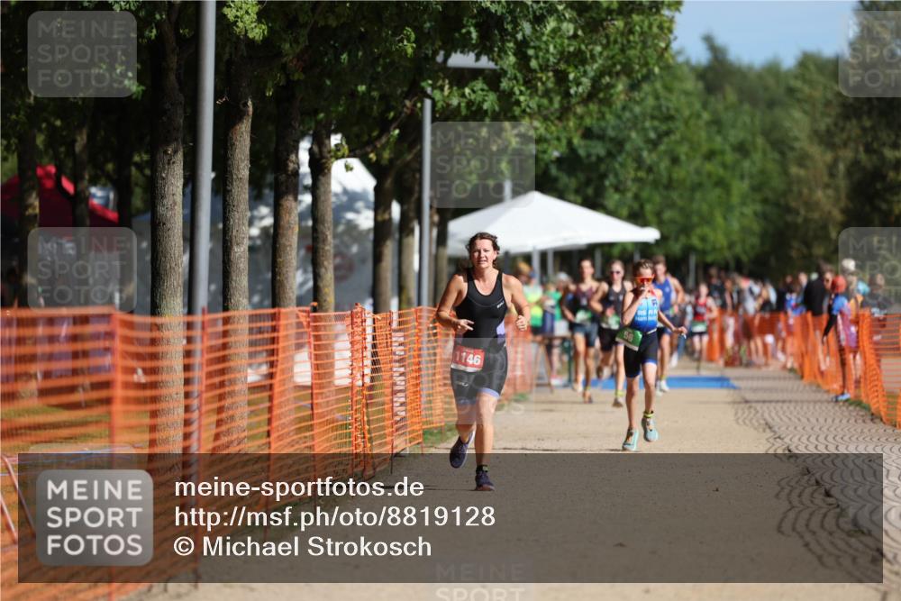 07.09.2025 - 19. Norderstedt Triathlon Michael Strokosch http://msf.ph/oto/8819128 07.09.2025 10:51:27 Laufen 56, 1146 meine-sportfotos.de