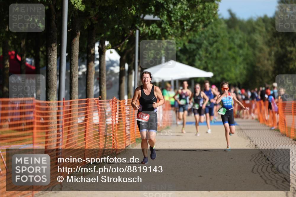 07.09.2025 - 19. Norderstedt Triathlon Michael Strokosch http://msf.ph/oto/8819143 07.09.2025 10:51:28 Laufen 56, 1146 meine-sportfotos.de
