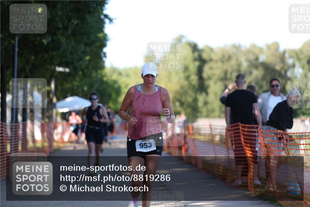 07.09.2025 - 19. Norderstedt Triathlon Michael Strokosch http://msf.ph/oto/8819286 07.09.2025 16:45:40 Laufen 953, 954, 1043 meine-sportfotos.de