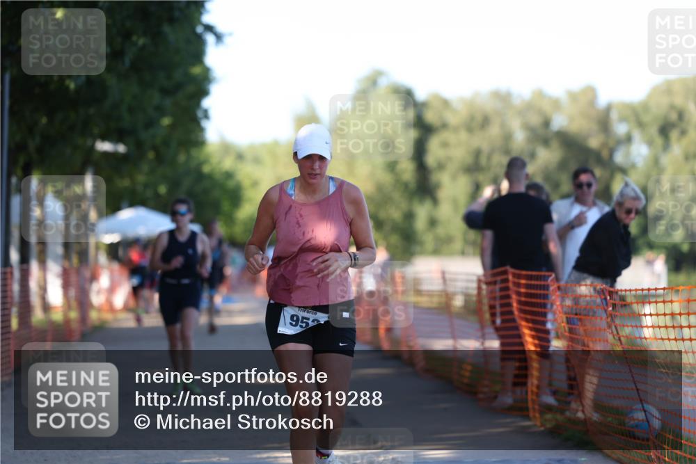 07.09.2025 - 19. Norderstedt Triathlon Michael Strokosch http://msf.ph/oto/8819288 07.09.2025 16:45:41 Laufen 953, 954, 1043, 1621 meine-sportfotos.de