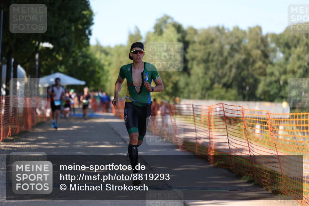 07.09.2025 - 19. Norderstedt Triathlon Michael Strokosch http://msf.ph/oto/8819293 07.09.2025 15:46:01 Laufen 1505 meine-sportfotos.de