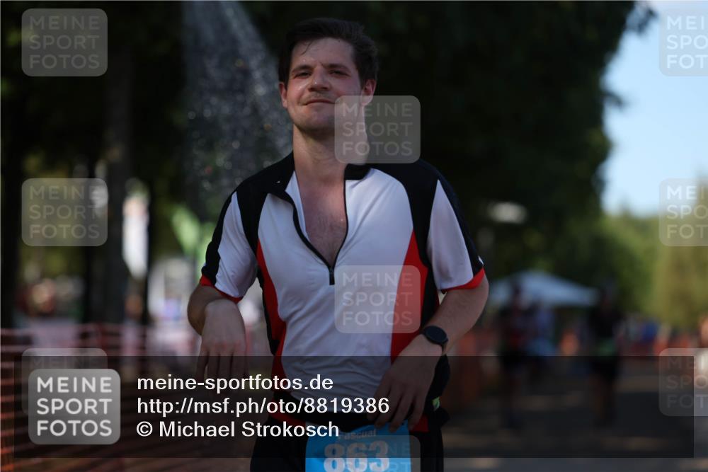07.09.2025 - 19. Norderstedt Triathlon Michael Strokosch http://msf.ph/oto/8819386 07.09.2025 15:46:12 Laufen 446, 447 meine-sportfotos.de