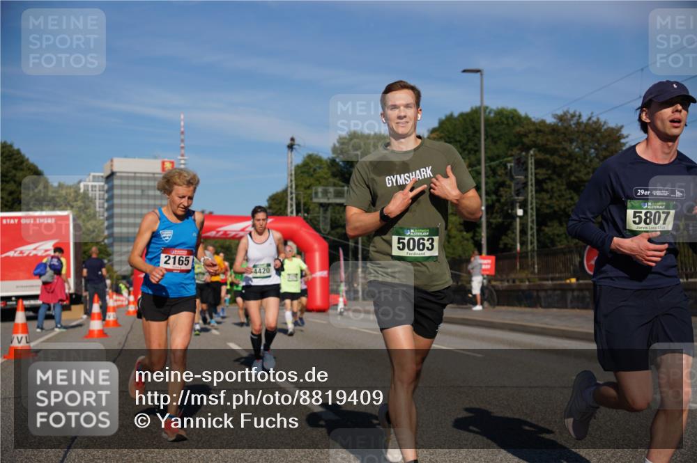 07.09.2025 - BARMER Alsterlauf Yannick Fuchs http://msf.ph/oto/8819409 07.09.2025 09:44:15 Laufen 2165, 4420, 5063, 29, 5807 meine-sportfotos.de