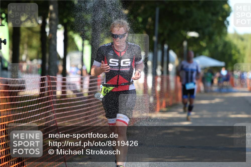 07.09.2025 - 19. Norderstedt Triathlon Michael Strokosch http://msf.ph/oto/8819426 07.09.2025 15:46:19 Laufen 446, 447 meine-sportfotos.de