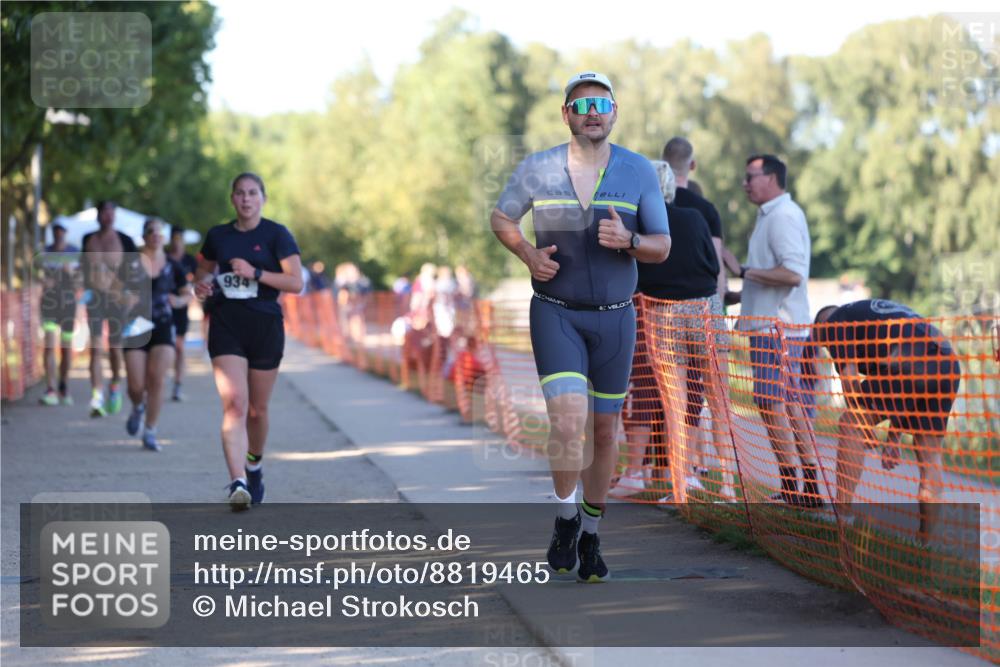 07.09.2025 - 19. Norderstedt Triathlon Michael Strokosch http://msf.ph/oto/8819465 07.09.2025 16:46:20 Laufen 866, 887, 934, 1088, 1415, 1423, 1476 meine-sportfotos.de
