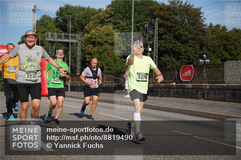 07.09.2025 - BARMER Alsterlauf Yannick Fuchs http://msf.ph/oto/8819490 07.09.2025 09:44:18 Laufen 2879, 2242, 10, 8477, 823, 5376 meine-sportfotos.de