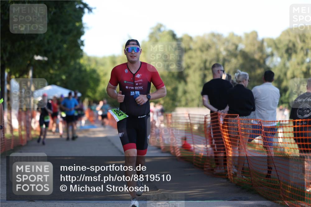 07.09.2025 - 19. Norderstedt Triathlon Michael Strokosch http://msf.ph/oto/8819510 07.09.2025 16:46:33 Laufen 397, 503, 1087 meine-sportfotos.de