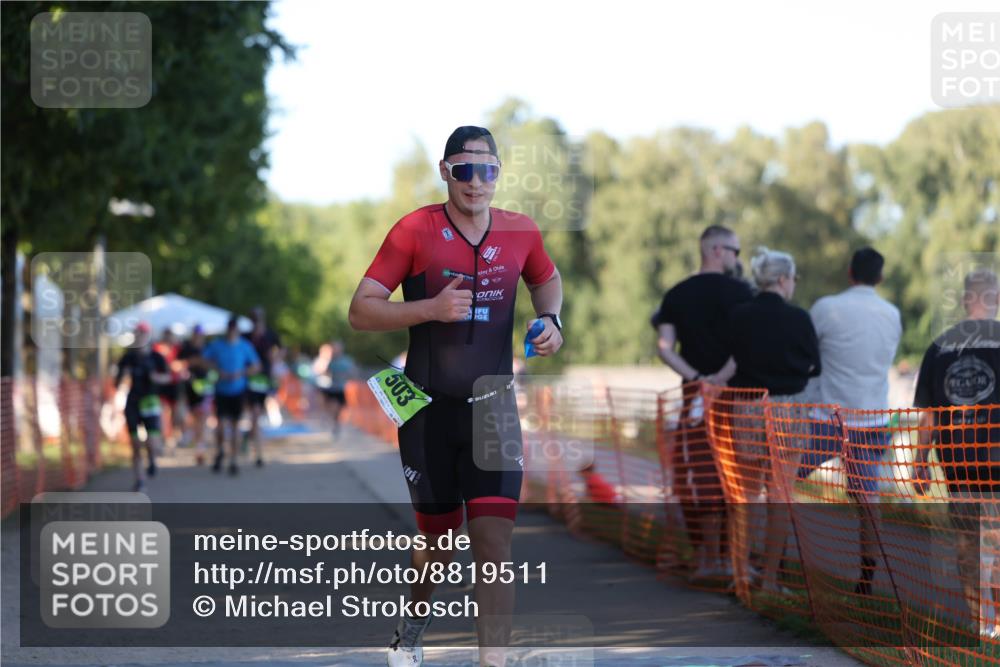 07.09.2025 - 19. Norderstedt Triathlon Michael Strokosch http://msf.ph/oto/8819511 07.09.2025 16:46:33 Laufen 397, 503, 1087 meine-sportfotos.de