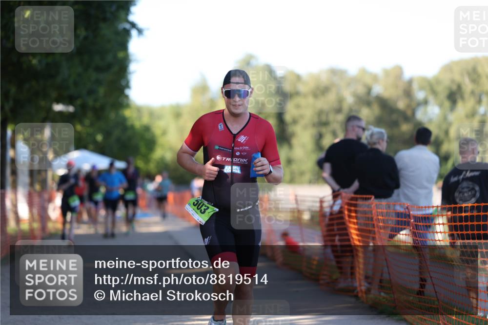 07.09.2025 - 19. Norderstedt Triathlon Michael Strokosch http://msf.ph/oto/8819514 07.09.2025 16:46:33 Laufen 397, 503, 1087 meine-sportfotos.de