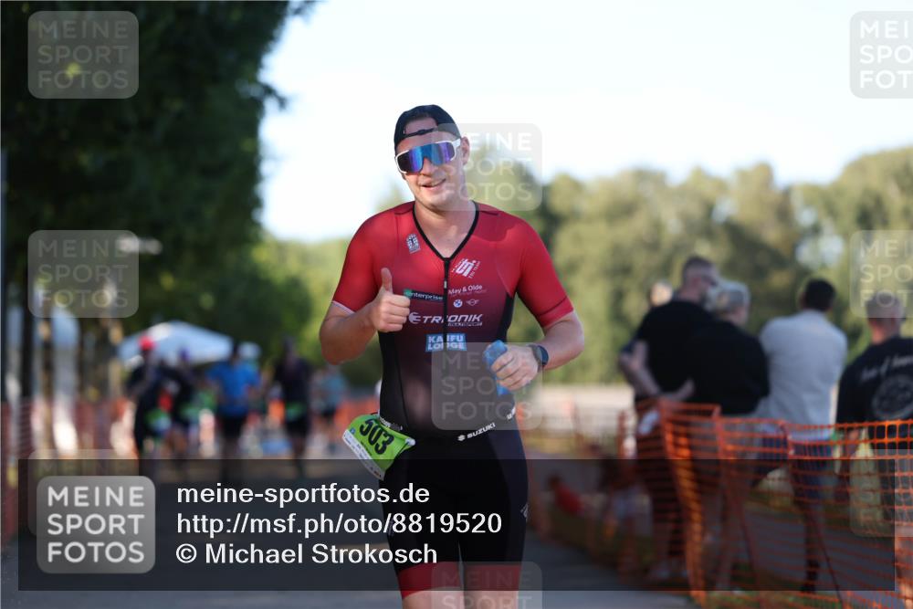 07.09.2025 - 19. Norderstedt Triathlon Michael Strokosch http://msf.ph/oto/8819520 07.09.2025 16:46:34 Laufen 397, 503, 1087, 1616 meine-sportfotos.de