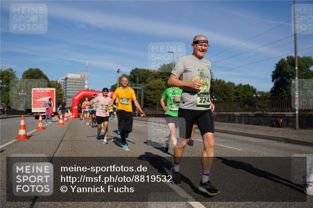 07.09.2025 - BARMER Alsterlauf Yannick Fuchs http://msf.ph/oto/8819532 07.09.2025 09:44:20 Laufen 6142, 2879, 8477, 224 meine-sportfotos.de