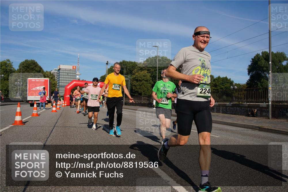 07.09.2025 - BARMER Alsterlauf Yannick Fuchs http://msf.ph/oto/8819536 07.09.2025 09:44:20 Laufen 6142, 2879, 10, 3477, 224 meine-sportfotos.de