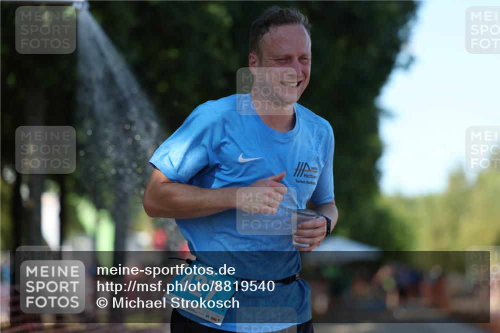 07.09.2025 - 19. Norderstedt Triathlon Michael Strokosch http://msf.ph/oto/8819540 07.09.2025 15:46:44 Laufen 427 meine-sportfotos.de