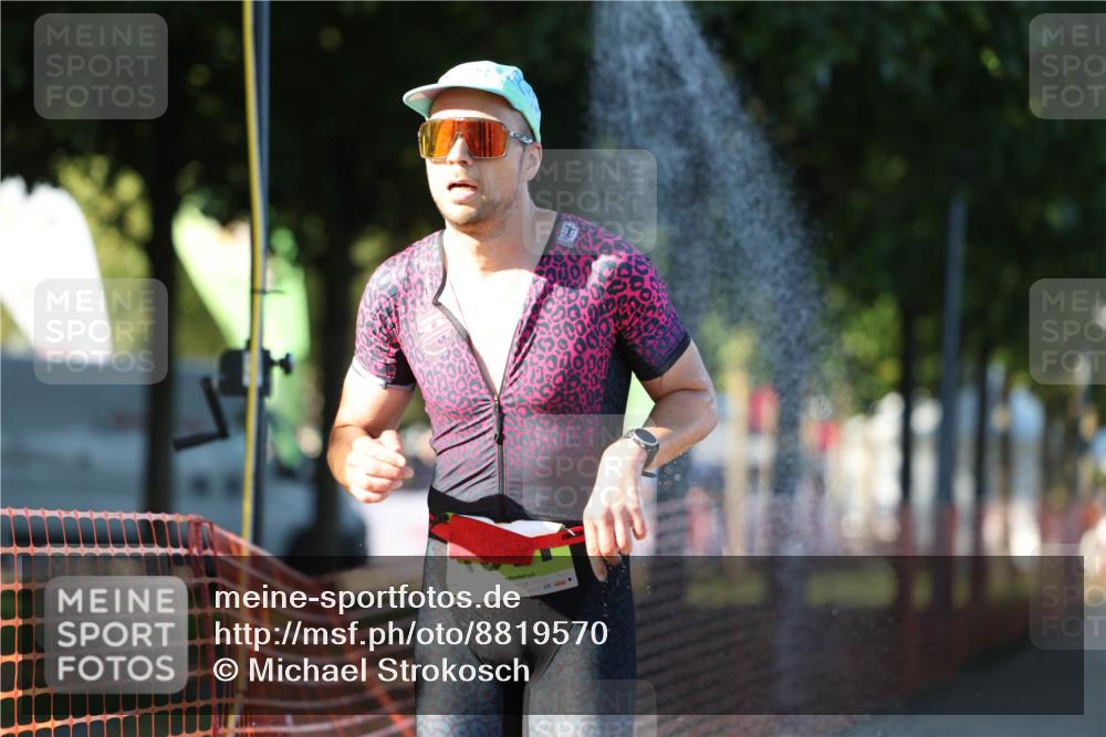 07.09.2025 - 19. Norderstedt Triathlon Michael Strokosch http://msf.ph/oto/8819570 07.09.2025 16:46:51 Laufen 894, 940, 946, 1069, 1106, 1611 meine-sportfotos.de