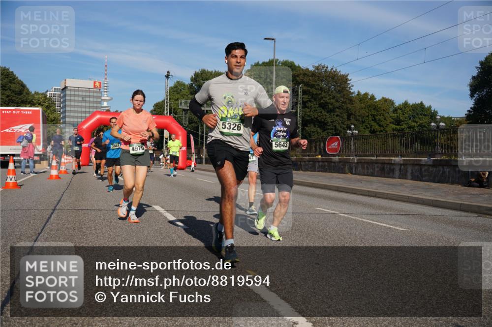 07.09.2025 - BARMER Alsterlauf Yannick Fuchs http://msf.ph/oto/8819594 07.09.2025 09:44:23 Laufen 3981, 10, 5326, 4979, 5643 meine-sportfotos.de