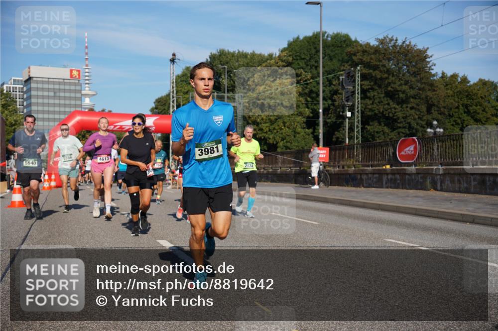 07.09.2025 - BARMER Alsterlauf Yannick Fuchs http://msf.ph/oto/8819642 07.09.2025 09:44:25 Laufen 5940, 5886, 4613, 3981, 2174 meine-sportfotos.de