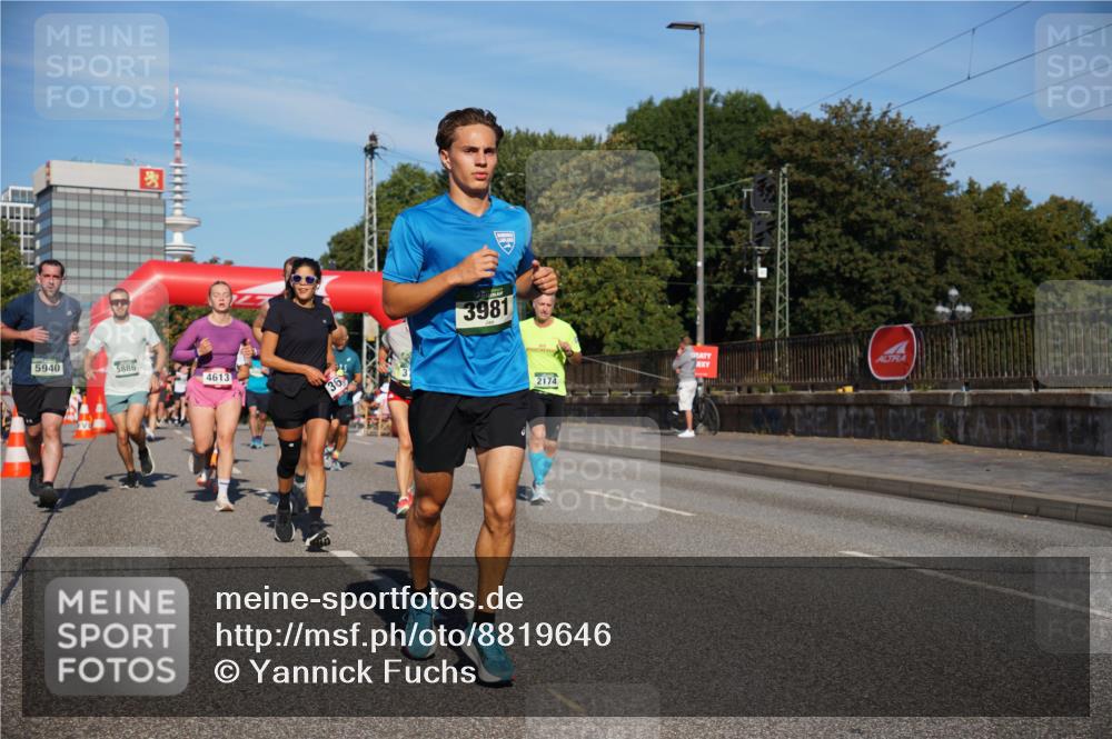 07.09.2025 - BARMER Alsterlauf Yannick Fuchs http://msf.ph/oto/8819646 07.09.2025 09:44:25 Laufen 5940, 986, 4613, 36, 3981, 2174 meine-sportfotos.de