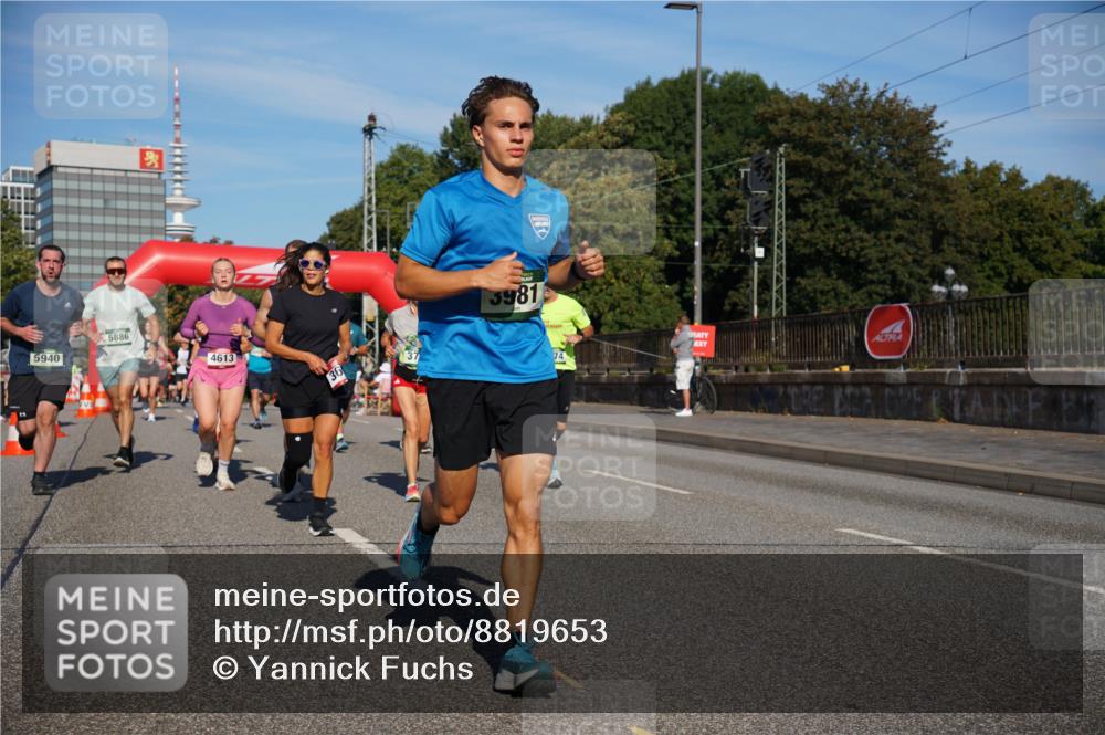 07.09.2025 - BARMER Alsterlauf Yannick Fuchs http://msf.ph/oto/8819653 07.09.2025 09:44:25 Laufen 5940, 5886, 4613, 36, 3981, 74 meine-sportfotos.de