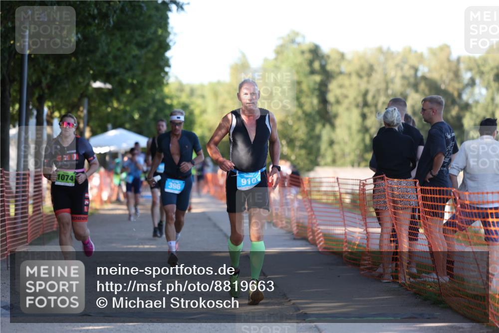 07.09.2025 - 19. Norderstedt Triathlon Michael Strokosch http://msf.ph/oto/8819663 07.09.2025 16:48:00 Laufen 396, 889, 910, 932, 1074, 1427 meine-sportfotos.de