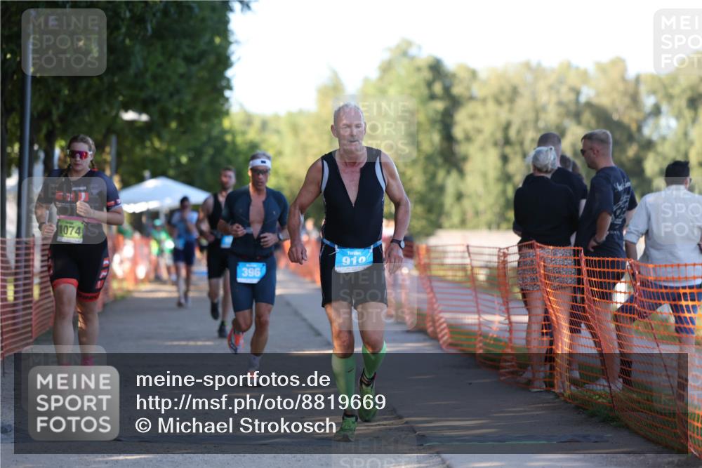 07.09.2025 - 19. Norderstedt Triathlon Michael Strokosch http://msf.ph/oto/8819669 07.09.2025 16:48:00 Laufen 396, 889, 910, 932, 1074, 1427 meine-sportfotos.de